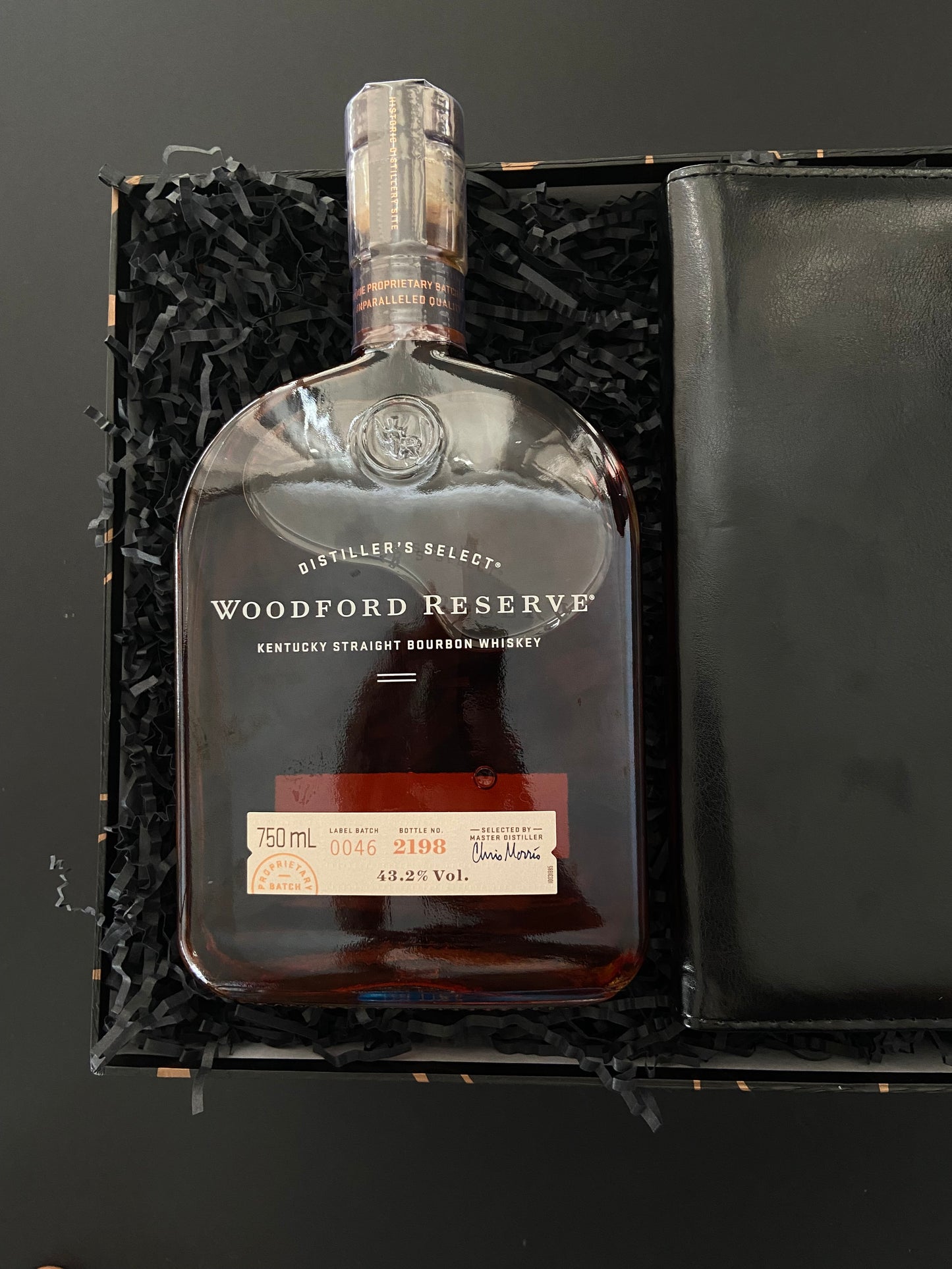 Whiskey & notebook gift box
