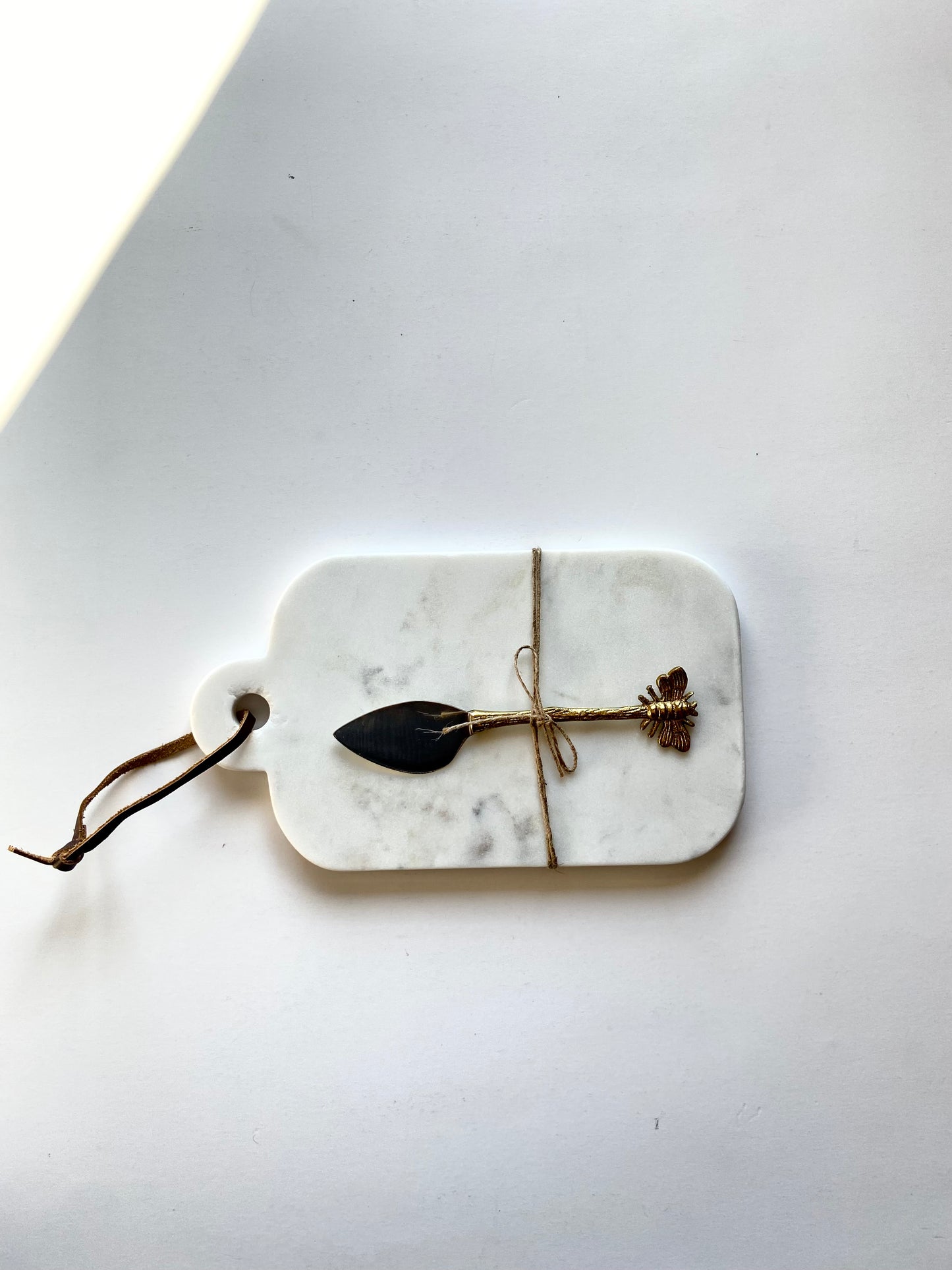 Marble cheese board & bee knife