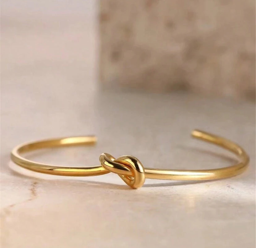 Knot bangle