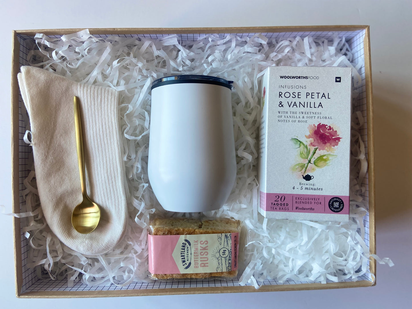 Ladies travel mug and tea gift box