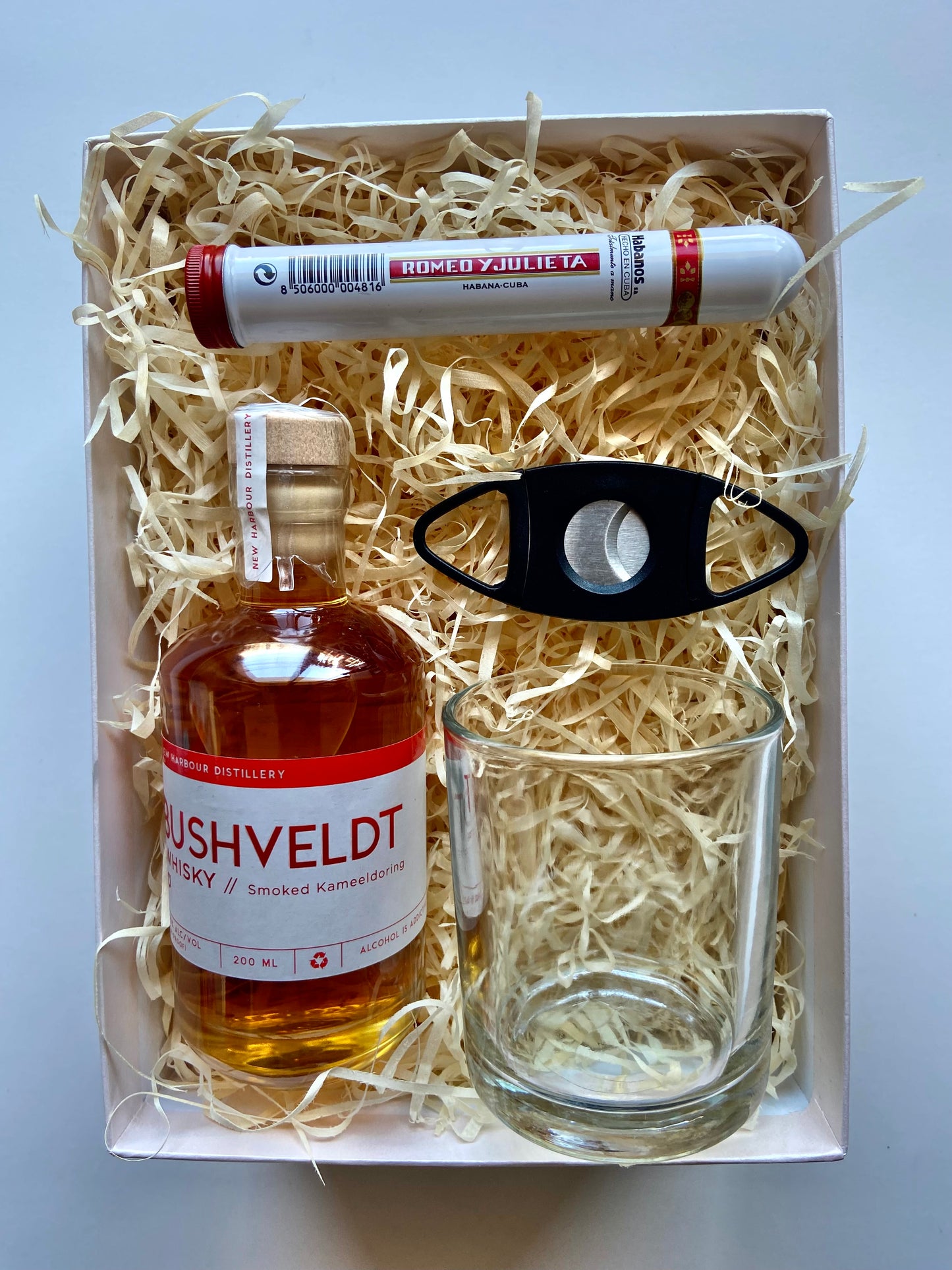 Whiskey & cigar gift box for him